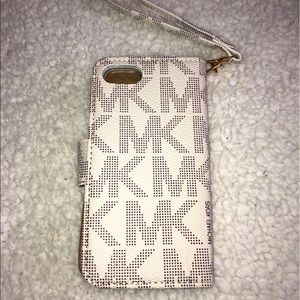Micheal kors phone wallet